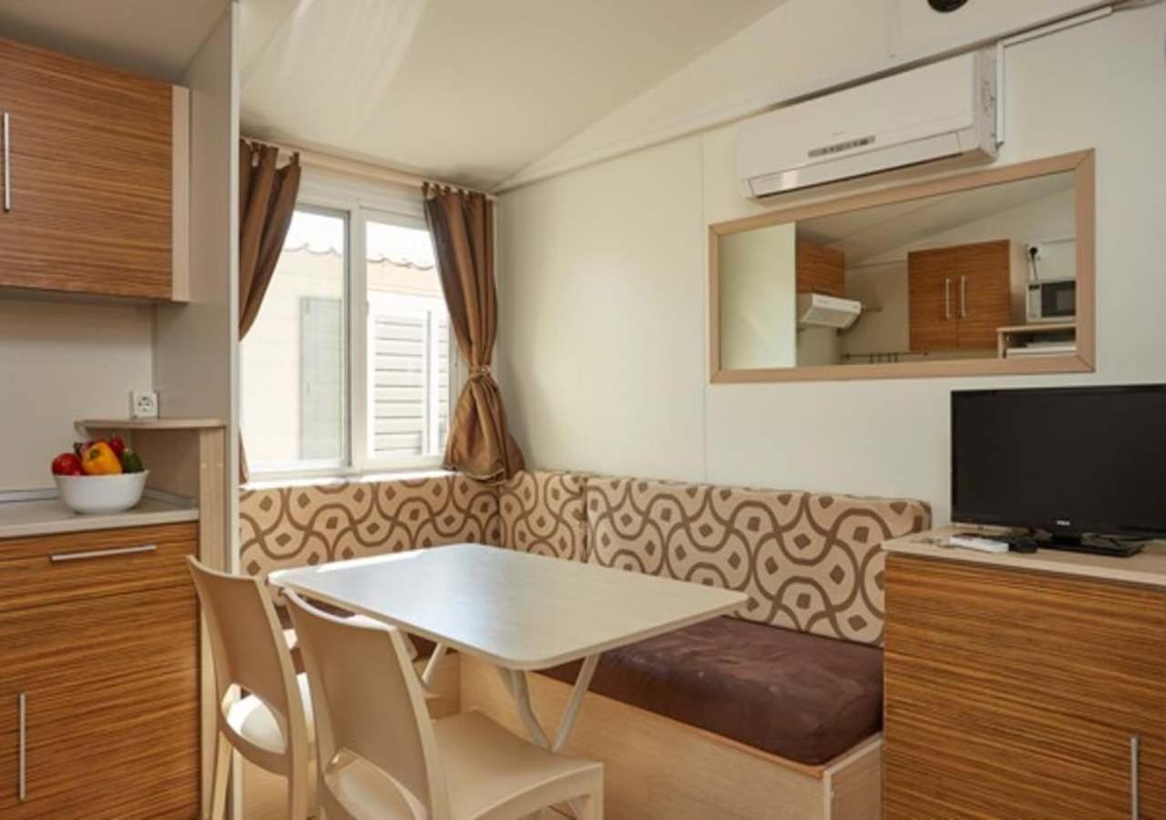 Camping Bijela Uvala - Eurocamp I Homair Porec Ruang foto