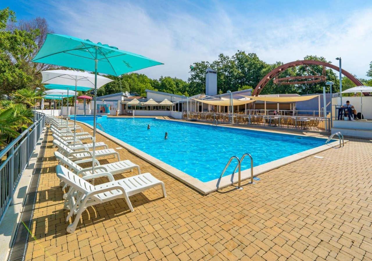 Camping Bijela Uvala - Eurocamp I Homair Porec Bagian luar foto
